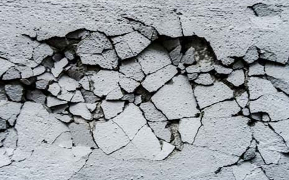 Cracks in Thane building, 300 people evacuated