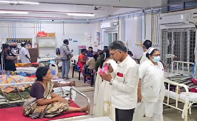 Tirupati stampede: Andhra CM Naidu to visit injured in hospitals