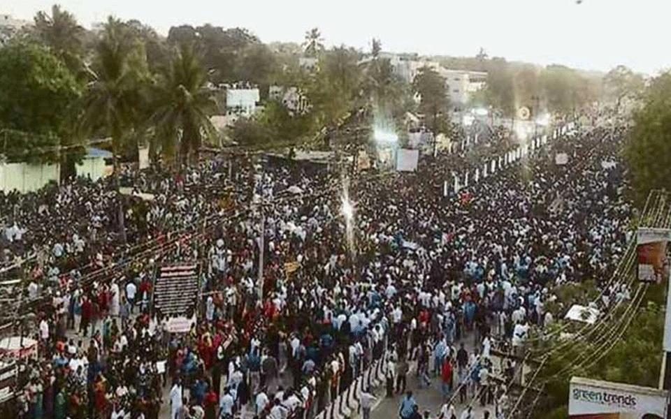 Nine dead in police firing in Thoothukudi after Sterlite protests turn violent