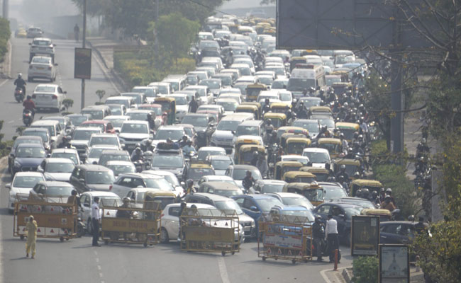 AAP Protest: Traffic Movement Restricted In Central Delhi, Several ...