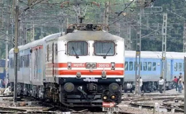 Northern Railway adds 40 runs of Delhi–Katra special train for summer rush