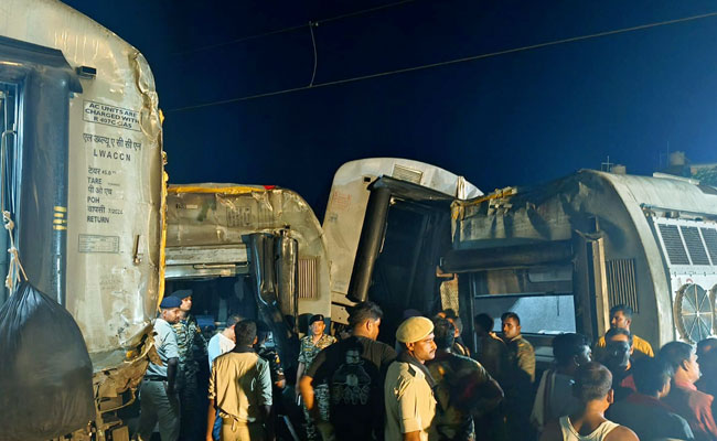 4 dead, 70 injured as Delhi-Kamakhya North East Express derails near Bihar's Buxar