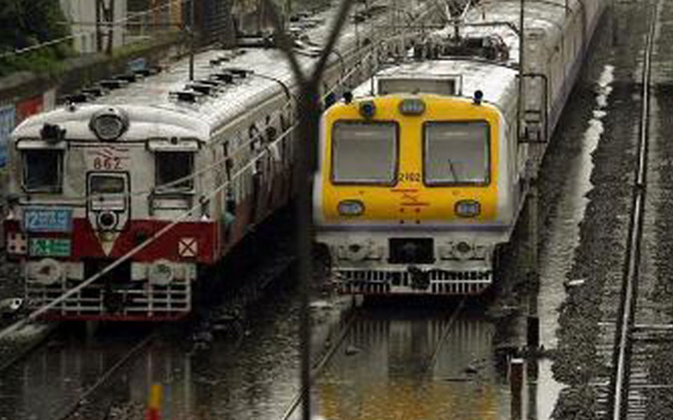 Train rams against guard rails in Bengal