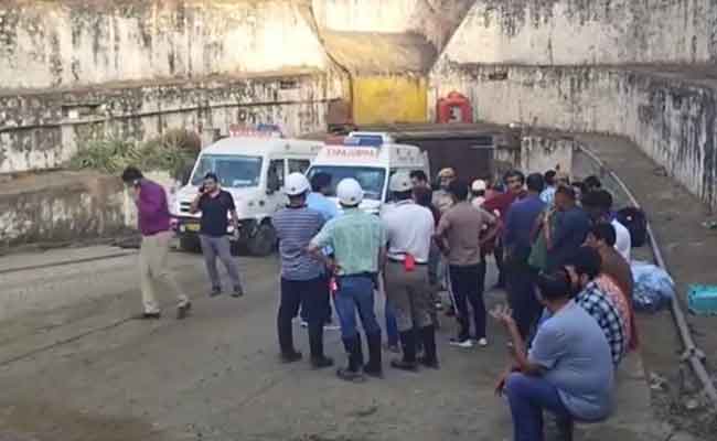 Lift collapses at Rajasthan mine, 8 officials of Hindustan Copper Limited rescued, 7 still inside