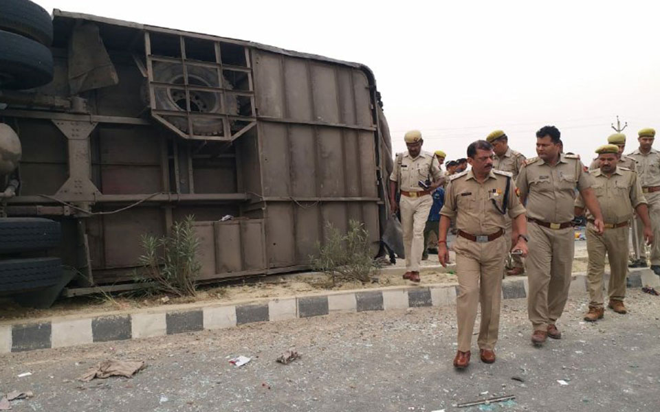 18 killed in UP road accident, Yogi announces ex-gratia