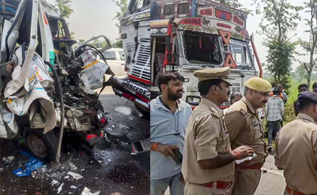 Road crash in UP leaves 10 dead