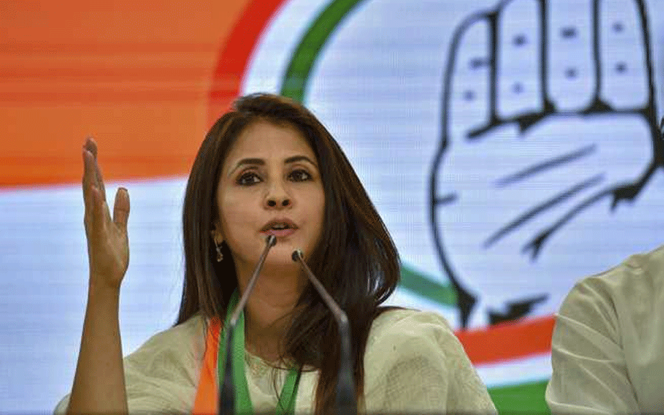 Actress Urmila Matondkar cites "Petty in-house politics" as she quits Congress