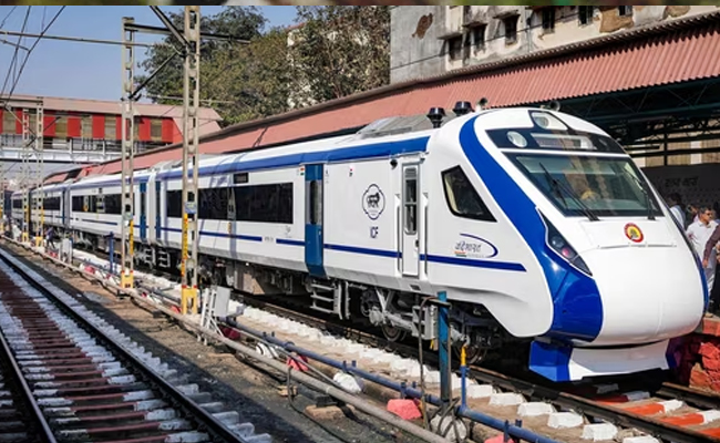 Kumaraswamy seeks Vande Bharat service linking Bengaluru with Goa via coastal Karnataka