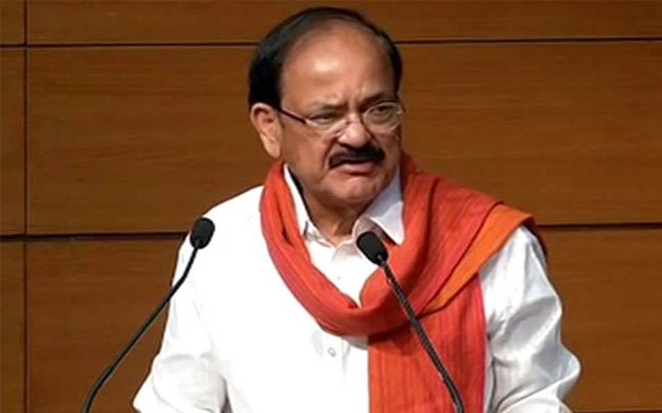 Naidu wants cancer treatment units in rural India