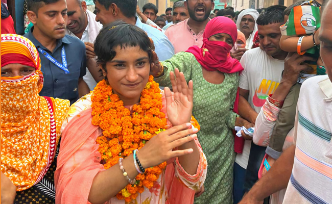 Bajrang Punia congratulates Vinesh Phogat on victory from Julana assembly seat