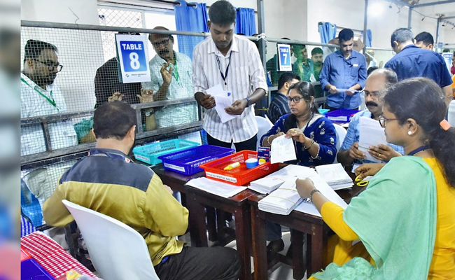 Kerala Assembly polls: Trends after 9 am show UDF continues to lead