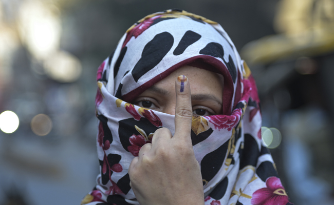 Ink used for Maharashtra civic polls easy to wipe off, claims Oppn; SEC to conduct probe