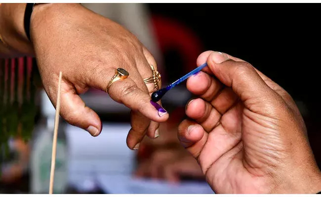 Inducements worth Rs 1,445 cr seized during recent polls; Tamil Nadu tops in cash, Bengal in liquor