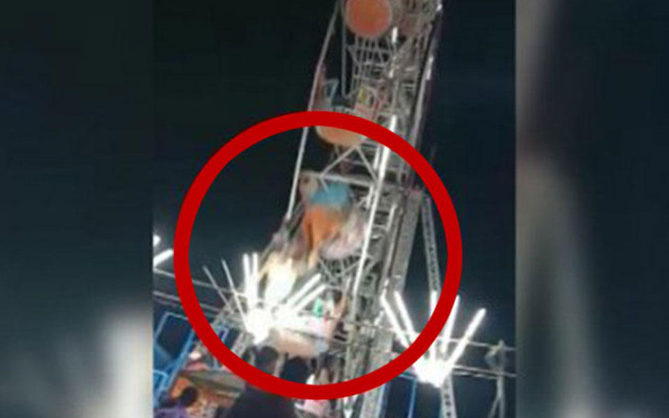 Girl dies as giant wheel crashes in Andhra