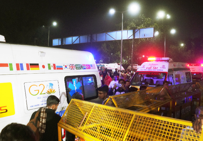 Govt tried to cover up stampede, Railway minister should resign: TMC