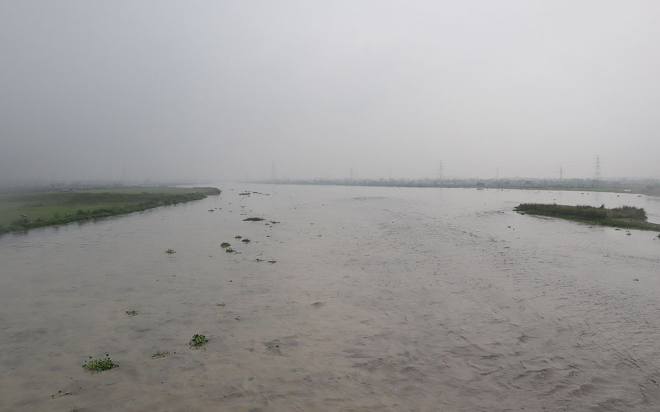 Yamuna in spate, crosses danger mark in Delhi