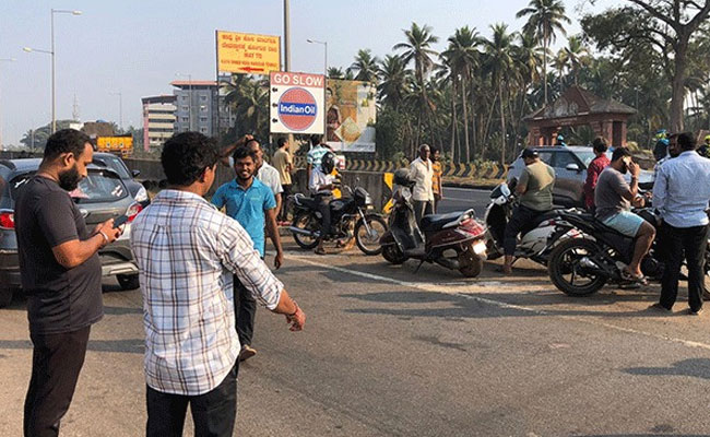 Udupi: Private bus hits 13-year-old school girl waiting to cross NH 66 in Kaup
