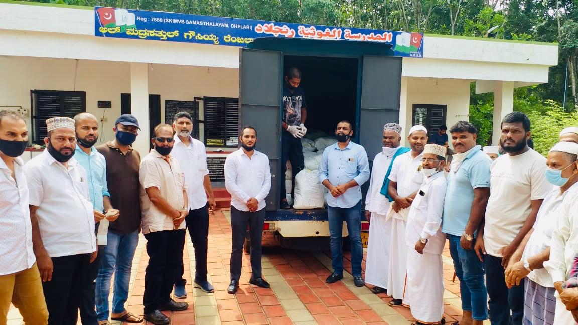 Team B-Human distributes 3rd phase Ramazan kit in Renjaladi