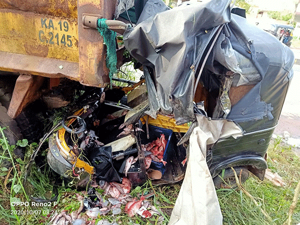Mangaluru: Auto-rickshaw rams into parked truck; one killed two injured