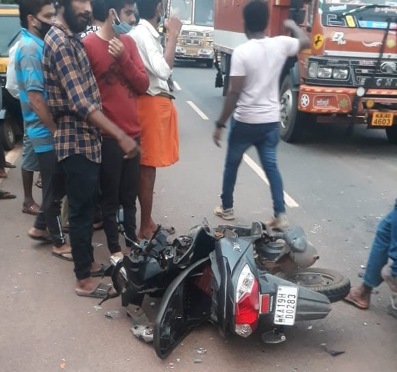 Man killed on the spot after his two-wheeler collides with truck in Bantwal