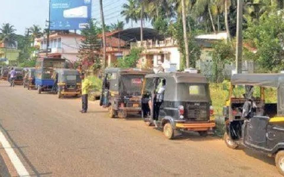 Udupi CNG fuel shortage: Long queues of vehicles has become a common sight