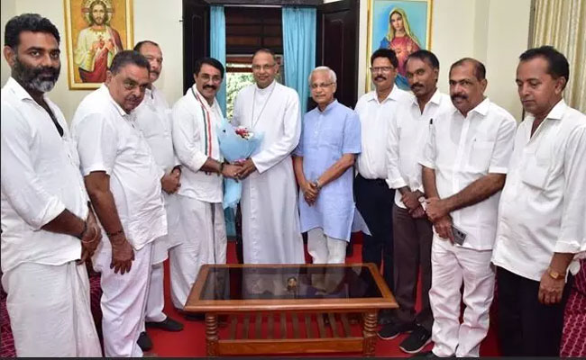 Congress DK candidate Padmaraj R meets Mangalore Bishop Dr. Peter Paul Saldanha before LS polls