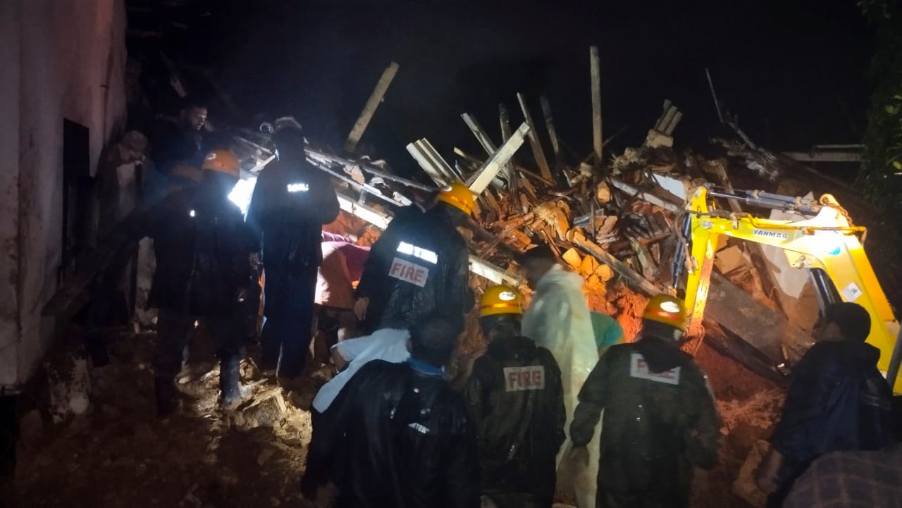 Three workers trapped under debris as house collapse due to landside in Bantwal; one rescued