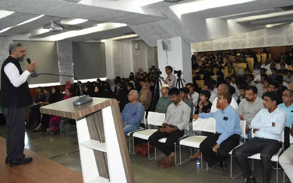 Along with education, personality, interests play role in  journey of life: Ameen-e-Mudassar