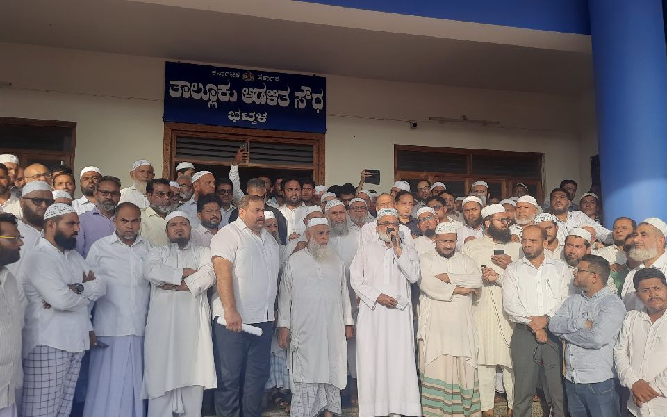 Tanzeem leads massive protest in Bhatkal against blasphemous remarks by Yati Narsinghanand