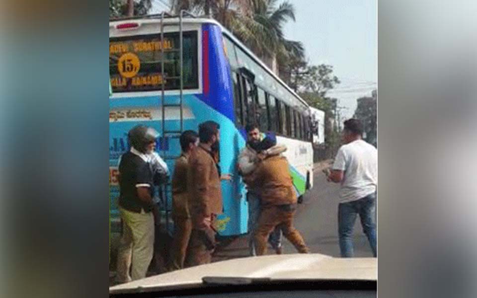 Mangaluru: Private bus drivers' public scuffle cause traffic jam; videos viral