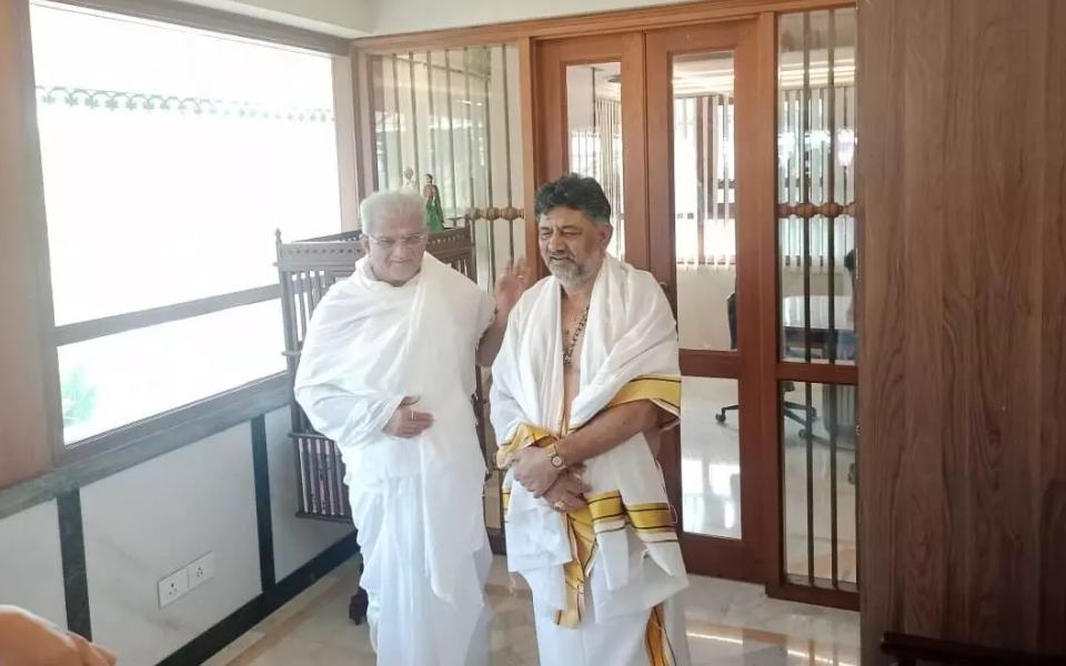 Deputy CM DK Shivakumar visits Dharmasthala Temple to offer special prayers before LS elections