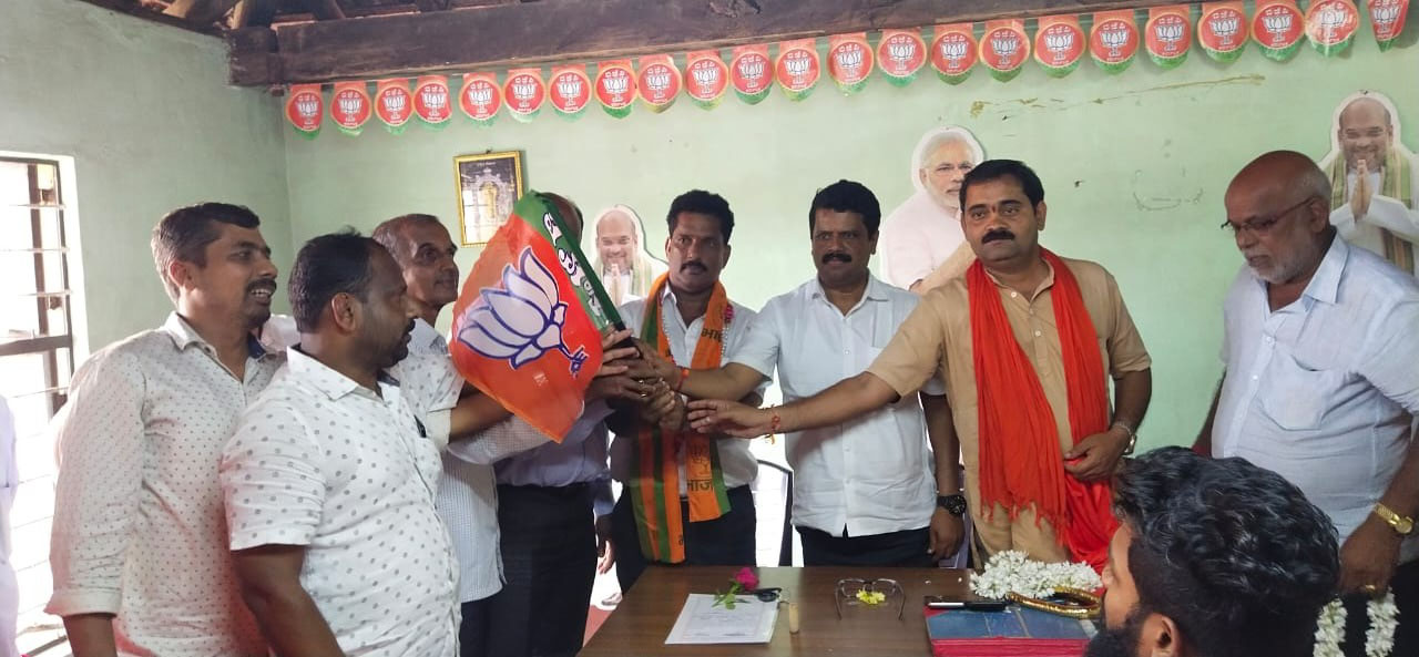 Udupi: Congress-backed Devu Poojary jumps to BJP