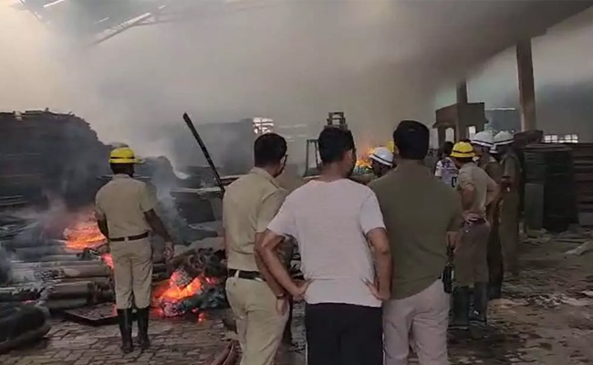 Fire breaks out at plywood factory in Baikampady; loss worth over Rs. 1 crore reported