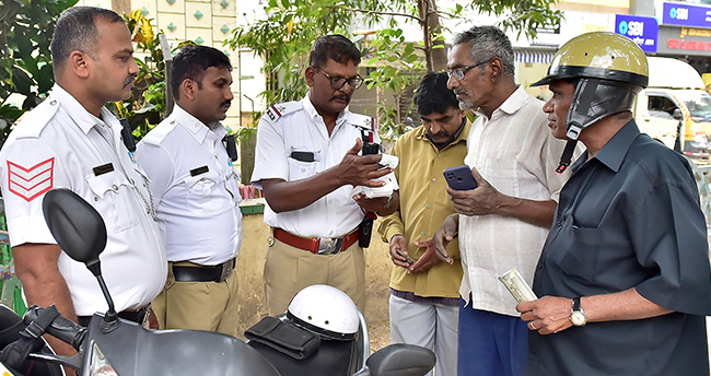 50% off on traffic fines: Mangaluru police collects over Rs. 4.5 lakh of pending fines on Saturday