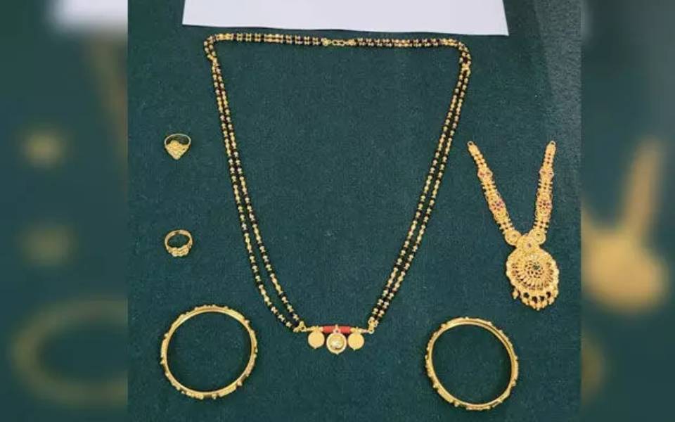 Woman from TN held for stealing gold jewelry in Puttur; police seize jewelry worth Rs 6 lakh