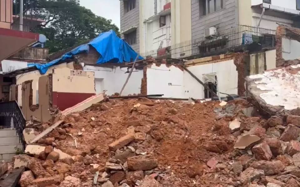 Two buried alive while demolishing an old house in Mangaluru