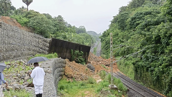 Mangaluru: Landslip hits rail traffic on Konkan route