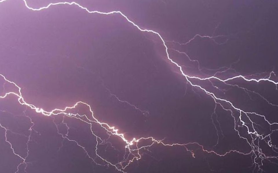 Lightning strike kills one, injures two others in Dakshina Kannada district