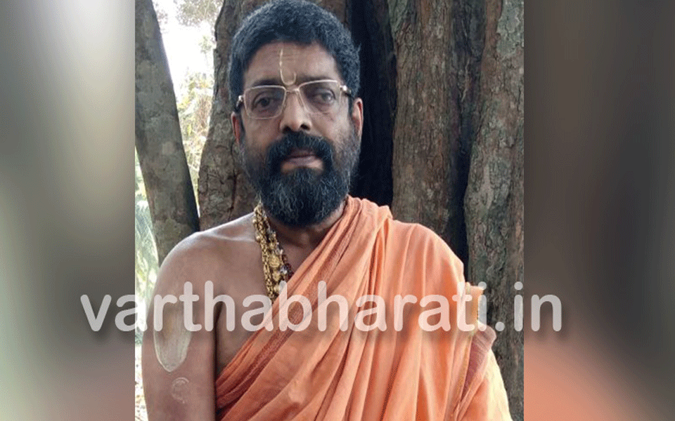 Shiroor Mutt seer gets notice from Sode Mutt