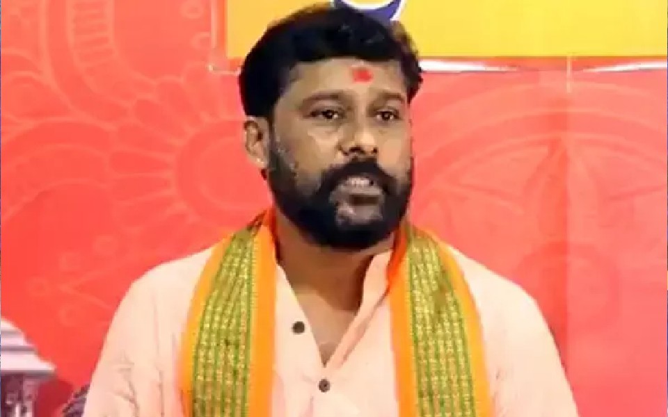 VHP leader Sharan Pumpwell booked for ‘instigating’ unrest after DK bandh over activist’s murder