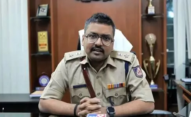Truck, bus owners should install speed governors with limit of 60 kmph on vehicles, says Udupi SP