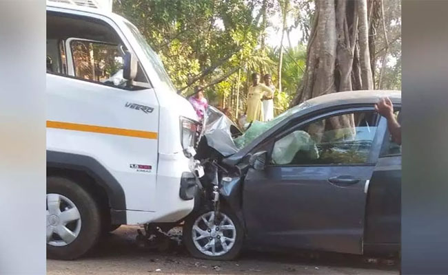Three injured in head-on collision between car, goods transport van in Moodbidri