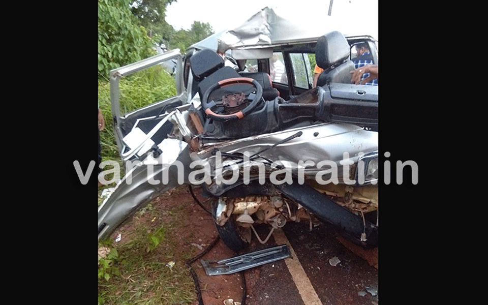 Mudipu: Three hurt in lorry-car collision