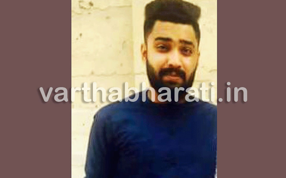 Kasaragod : Car rams to electric pole, youth dies