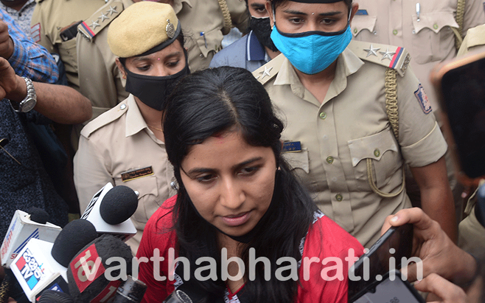 Drug case: TV anchor Anushree quizzed by police
