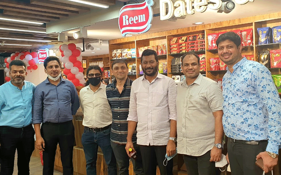 Apple Mart Hypermarket inaugurates new Relish Sweets & More Counter 