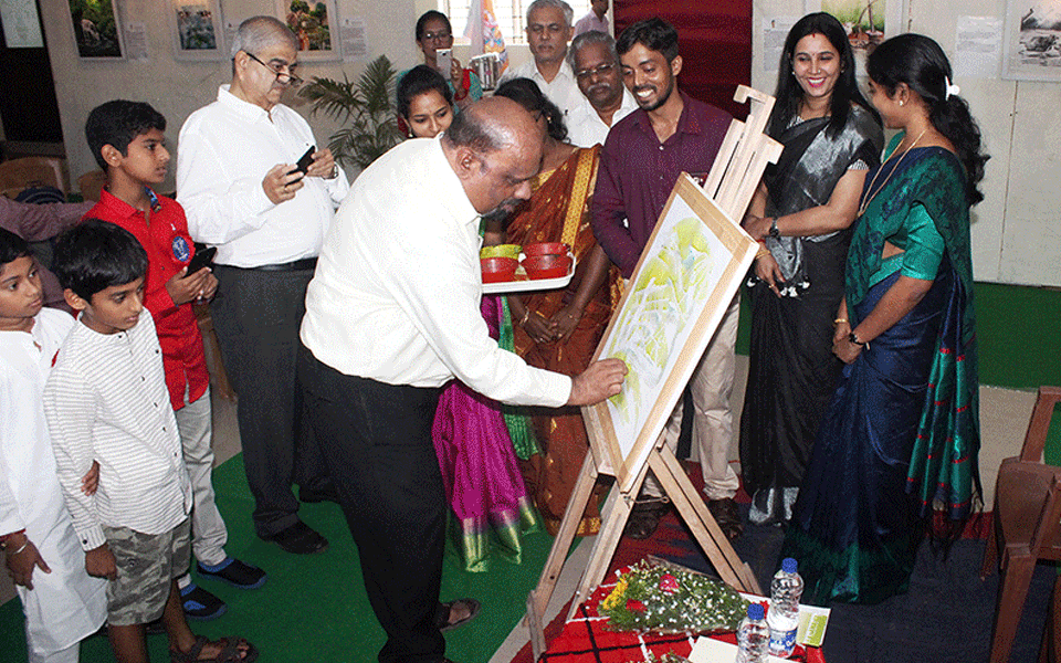 Inauguration of 'GoNidhi' painting expo at Manipal
