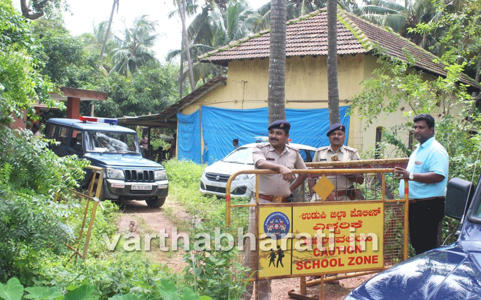 Bannanje Raja meets his sick mother