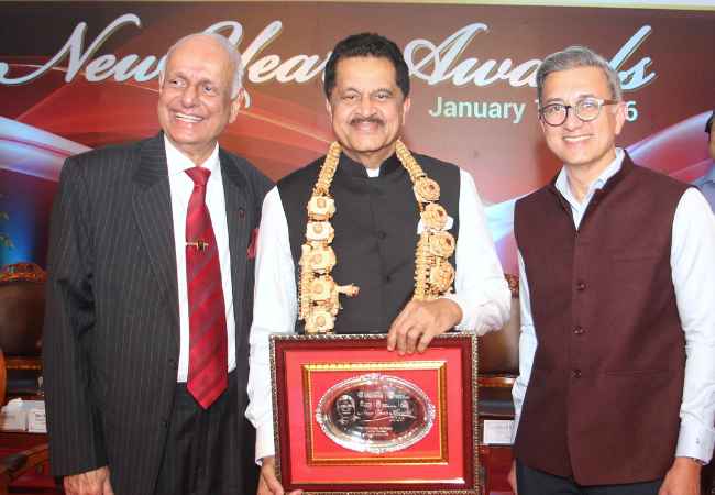 Dr. Thumbay Moideen conferred the New Year Award 2026  by MAHE