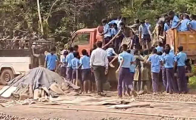 Belthangady: Headmaster suspended after students taken in pickup, tipper for study trip